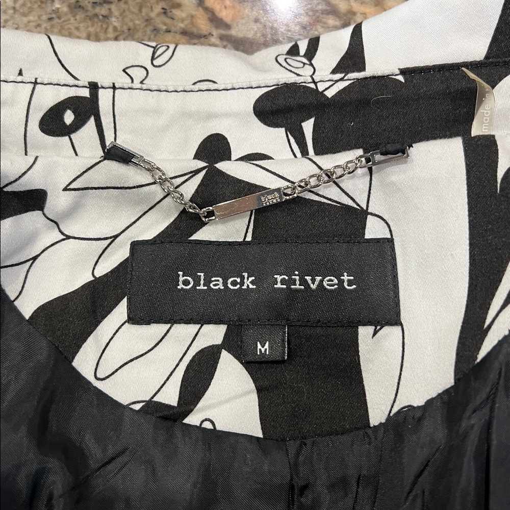 Black Rivet Monochrome Abstract Jacket - Picture 8 of 9